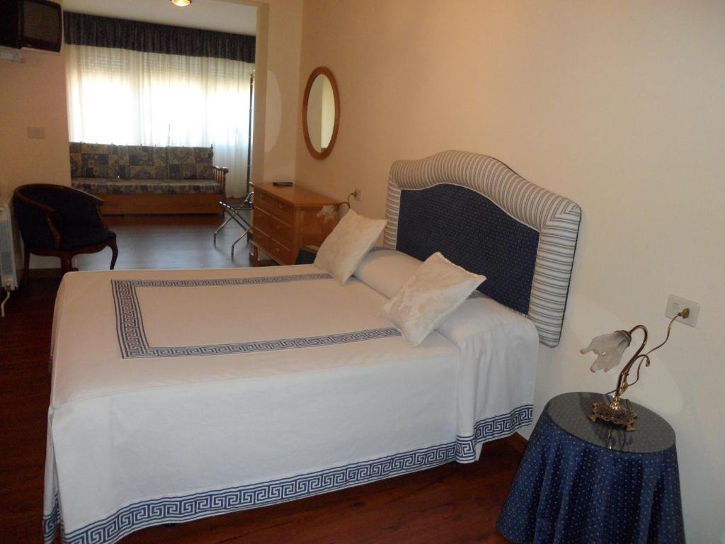 Hotel Avenida Baiona Sabaris Værelse billede