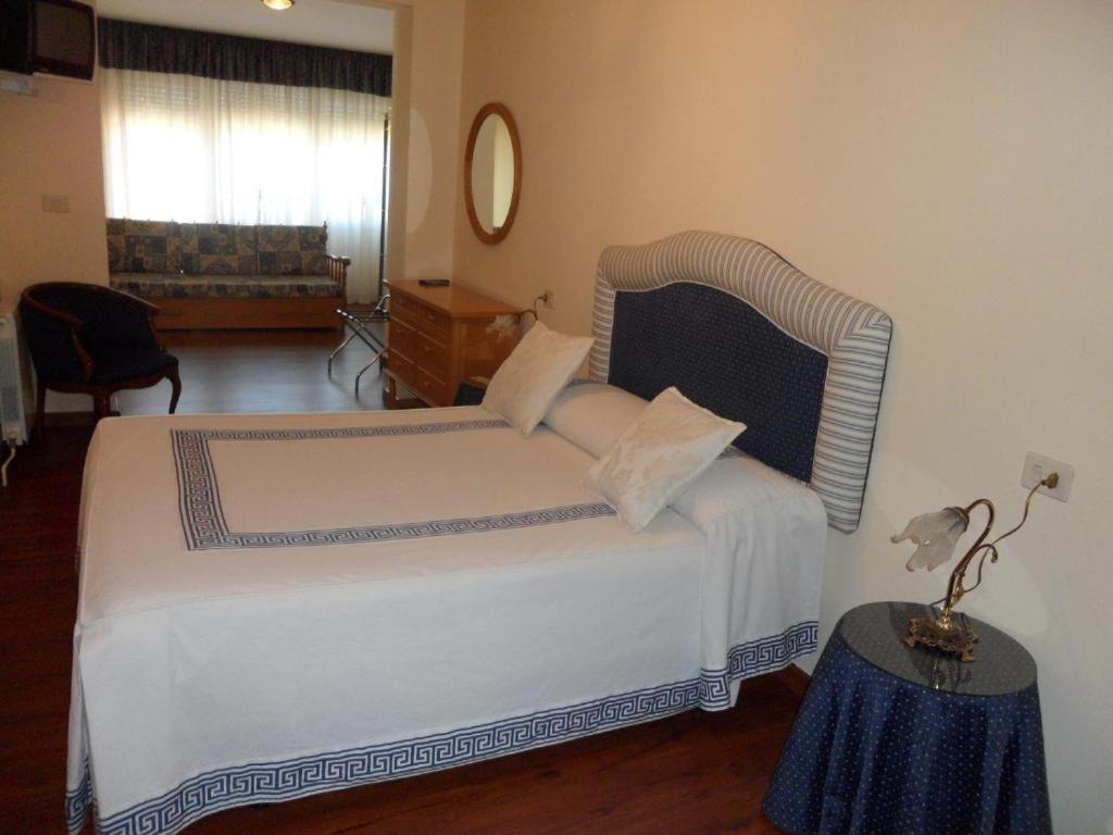Hotel Avenida Baiona Sabaris Eksteriør billede